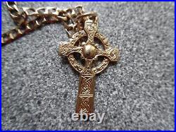 9CT GOLD CELTIC CROSS NECKLACE. 11.7g. 18 Flat Curb Heavy Chain