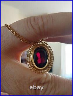 9ct Gold Garnet Pendent And Chain