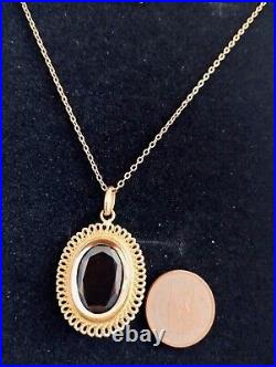 9ct Gold Garnet Pendent And Chain