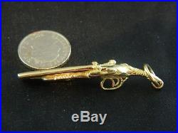 9ct Gold Mens, Shotgun / Gun Pendant 52mm, 7.7g / No Belcher, Curb Chain