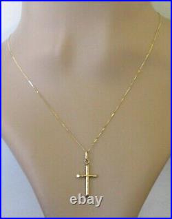 9ct Gold Necklace 9ct Gold Hollow Patterned Cross Pendant & 9ct Gold Chain
