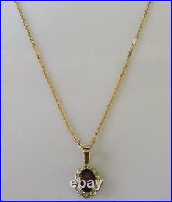 9ct Gold Necklace 9ct Gold Oval Garnet Pendant & 9ct Gold Cable Link Chain