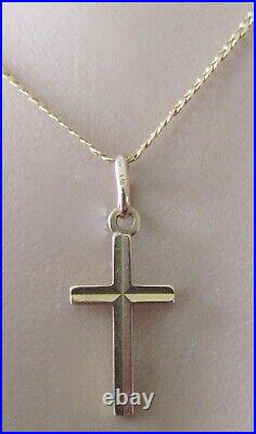 9ct Gold Necklace 9ct Yellow Gold Cross Pendant & 9ct Gold Flat Curb Chain