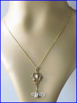 9ct Gold Necklace 9ct Yellow Gold Opal Pendant & 9ct Yellow Gold Chain