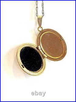 9ct Gold Necklace with a Oval Flower Locket & Chain Necklace 9ct Tri Gold