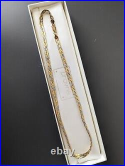 9ct White and Yellow Gold Necklace. Excellent Condition. Hallmarked