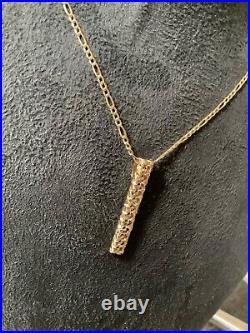 9ct gold diamond-cut bar pendant on 9ct gold figaro chain 20