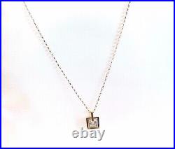 Beautiful 9ct Gold Diamond Pendant 18 Inch Chain Necklace