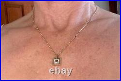 Beautiful 9ct Gold Diamond Pendant 18 Inch Chain Necklace