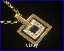 Beautiful 9ct Gold Diamond Pendant 18 Inch Chain Necklace