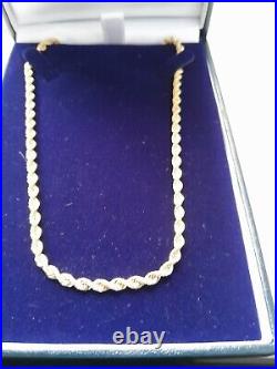 Beautiful 9ct Gold Rope Necklace 6.72grms