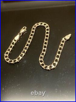 Beautiful 9ct Italy gold curb chain Bracelet, hallmarked In Excellence Condition