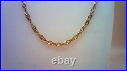 Hallmarked 9 ct Gold Singapore Style Chain 18 in Length. (D)