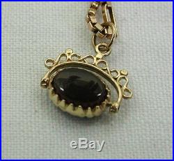Pretty 9ct Gold And Agate Spinner Pendant And Chain